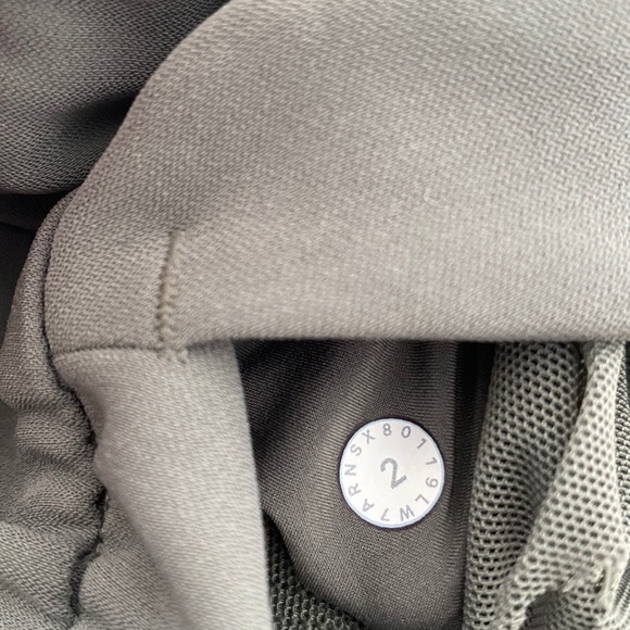 LULULEMON SHORTS - Picture 3 of 3